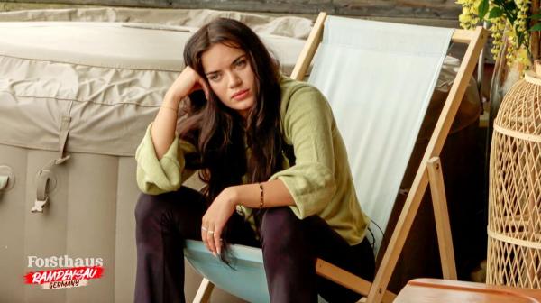 Bild 1 von 8: Henna Urrehman