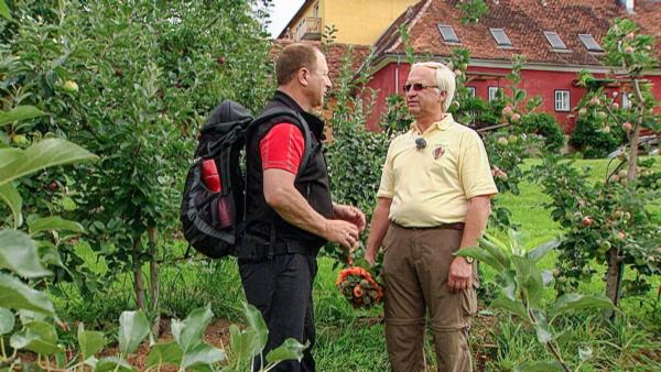 Bild 1 von 9: Im Bild (v.li.): Harry Prünster, Peter Flaggl.