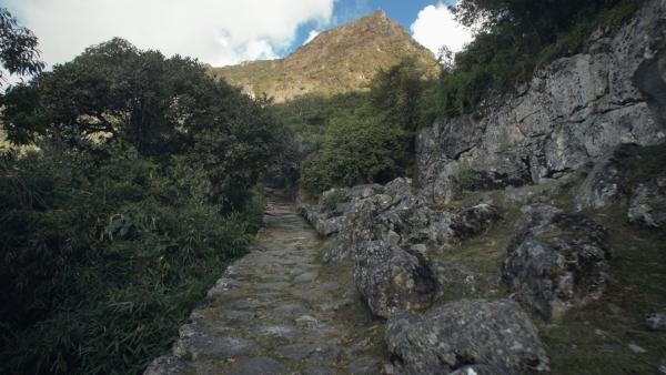 Bild 1 von 6: Die Inka nutzen ihr Straßennetz für den Transport von Waren, aber auch zur Kommunikation. Boten übermittelten wichtige Nachrichten schnell auch über weite Strecken.