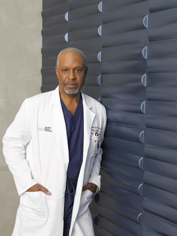 Bild 1 von 43: (6. Staffel) - Beruflich weiß Dr. Richard Webber (James Pickens, Jr.) immer, was er tut ...