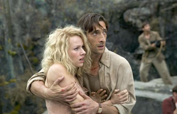 Bild 1 von 19: Die Menschen haben die Kontrolle über das Ungetüm King Kong verloren. Jack Driscoll (Adrien Brody, M.) versucht Ann Darrow (Naomi Watts, l.) vor dem Riesenaffe zu beschützen ...