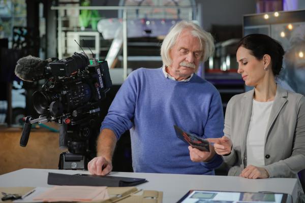 Bild 1 von 2: Axel Petermann und Katinka Keckeis analysieren den Fall Monika Weimar.