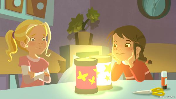 Bild 1 von 5: Tara und Tieneke planen einen Laternenumzug.