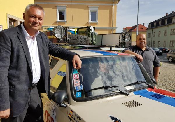 Bild 1 von 5: Frank Trenkler und Oliver Wagner fuhren während der DDR auch Schwarztaxi.