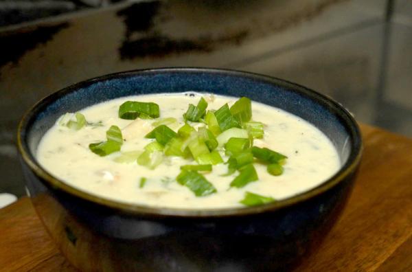 Bild 1 von 1: Die jodreiche Fischsuppe Seafood Chowder ist eine Art Bouillabaisse auf irische Art.