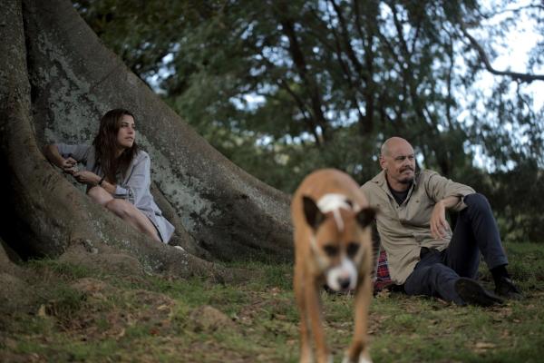 Bild 1 von 7: Ally (Brooke Satchwell, l.); Ray Shoesmith (Scott Ryan, r.)