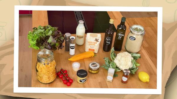 Bild 1 von 15: Im Bild: Hanni und Leni kochen mit ihrem Bonus-Papa Freddy knusprige Karfiol-Bites mit Honig-Senf-Dip.