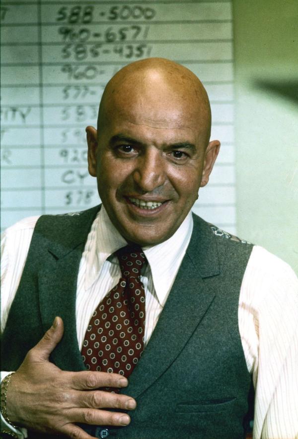 Bild 1 von 6: Theo Kojak (Telly Savalas) verrichtet die Polizeiarbeit mit Begeisterung. Dabei interpretiert er den Gesetzestext großzügig und verlässt den ausgetretenen Pfad der Vorschriften öfter als seinen Vorgesetzten lieb ist ...
