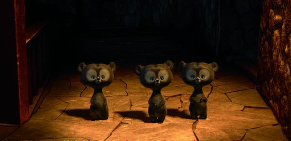 Bild 1 von 13: Vor der beeindruckenden Kulisse der schottischen Highlands entführt das 13. Animationshighlight der Pixar Animation Studios in eine urtümliche und geheimnisvolle Welt, in der seit Menschengedenken die alten Geschichten von epischen Schlachten und mystischen Legenden von Generation zu Generation weitergegeben werden. MERIDA - LEGENDE DER HIGHLANDS reiht sich ein in den Reichtum dieser Sagenwelt mit einer mutigen jungen Heldin, die den Traditionen, ihrem Schicksal und der schrecklichsten aller Bestien die Stirn bietet. Inmitten der rauen Wildnis der schottischen Highlands träumt die talentierte Bogenschützin Merida davon, ihr Leben selbst in die Hand zu nehmen. Doch im Hause des schottischen Königs hat nur eine das Sagen - Meridas Mutter, Königin Elinor. Und die hat eine ganz klare Vorstellung davon, wie die Zukunft ihrer Tochter aussehen soll: Das aufmüpfige Mädchen mit den wilden roten Locken soll möglichst bald unter die Haube, vermählt werden mit einem der Clan-Söhne aus der Umgebung. Also lädt Elinor den klobigen Lord MacGuffin, den mürrischen Lord Macintosh und den streitsüchtigen Lord Dingwall und ihre Söhne zu Ritterspielen ein, bei denen der Nachwuchs um die Hand von Merida kämpfen soll. Heimlich nimmt auch Merida - als Ritter verkleidet - an den Spielen teil und stellt die aussichtsreichen Kandidaten mehr als bloß. Die Lords schäumen vor Wut. Als Merida nach einem Riesenkrach mit der Mutter voller Zorn mit ihrem Pferd in den Wald flüchtet, nehmen die Dinge ihren unheilvollen Lauf. Ein magischer Fluch fordert all ihre Kräfte und ihren Mut, wenn sie ihre Familie und ihr Königreich retten will...