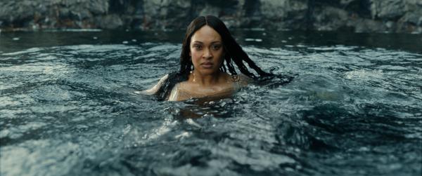 Bild 1 von 4: Míriel (Cynthia Addai-Robinson) stellt sich dem Gottesurteil, das eigentlich gegen Elendil verhängt wurde.