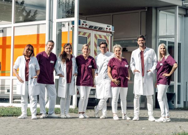 Bild 1 von 1: v.li.: Dr. Christina Traudtner, Christian Pracht, Dr. Nessy Wagner, Verena Baumwinkel, Dr. Frederik Seehauser, Birgit Hansen, Dr. Mats Pfeffer, Amelie Schneider