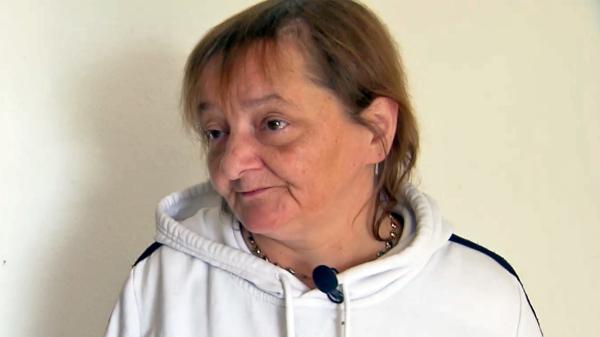 Bild 1 von 3: Monika (52) hat immer noch keine Wohnung gefunden und übernachtet deswegen fast täglich bei ihrem Ex-Freund. Die Bürgergeldempfängerin ist nun schon seit sechs Monaten auf Wohnungssuche.