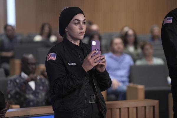 Bild 1 von 12: Marjan Marwani (Natacha Karam)