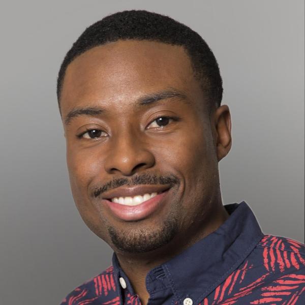 Bild 1 von 26: (1. Staffel) - Wilt Bozer (Justin Hires) ist der ambitionierte Mitbewohner von Angus \