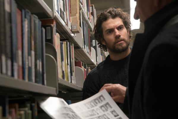 Bild 1 von 15: Mit Coopers (Ben Kingsley, r.) Hilfe versucht Marshall (Henry Cavill, l.), dem Geheimnis der verschwundenen Mädchen auf die Spur zu kommen.