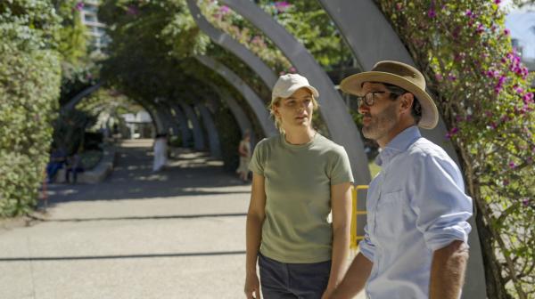 Bild 1 von 11: Moderatorin Lena Ganschow gemeinsam mit Prof. David Whiteman, Epidemiologe, QIMR Brisbane.