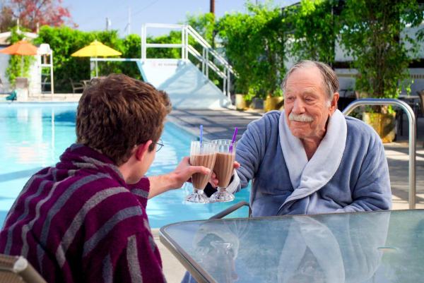 Bild 1 von 21: Im Bild (v.li.): Sean Giambrone (Adam Goldberg), George Segal (Pops).