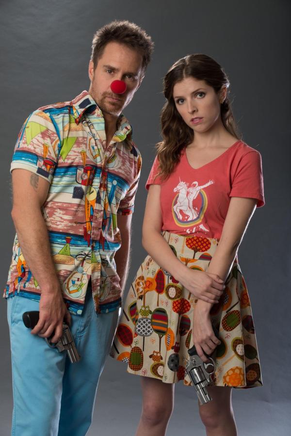 Bild 1 von 11: Francis' (Sam Rockwell, l.) Vergangenheit beschert ihm und seiner Freundin Martha (Anna Kendrick, r.) einige unerfreuliche Überraschungen ...