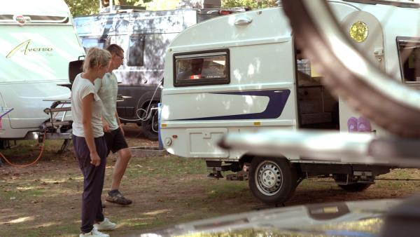 Bild 1 von 6: Wird der kleine Camper von Katja und Tino seinen Platz finden?