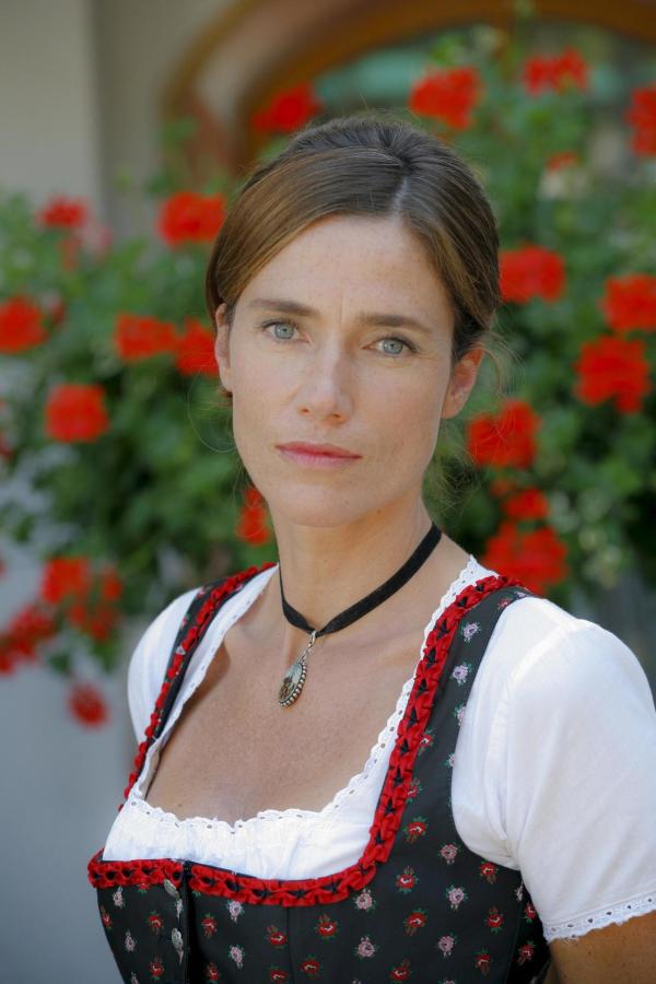 Bild 1 von 20: Im Bild: Julia Bremermann (Sabrina Prinz).