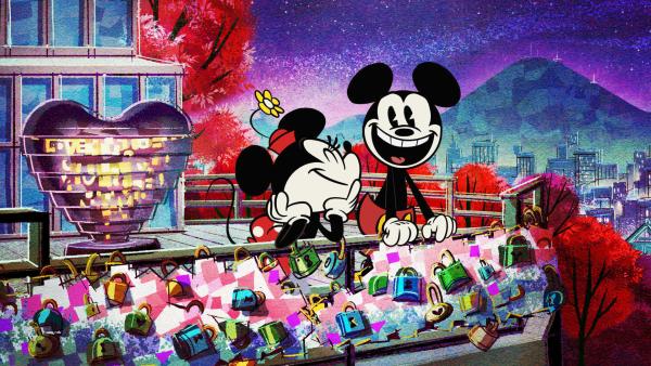 Bild 1 von 4: Micky und Minnie genießen ein Date auf der Spitze des Seoul Towers in Südkorea und werden versehentlich aneinander gesperrt.