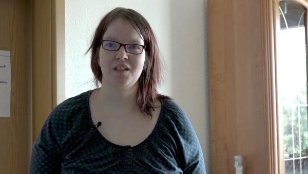 Bild 1 von 2: Jenny wünscht sich schon lange eine Veränderung im Leben. Ein Fan hat der 33-Jährigen Extensions bezahlt. Wird sich Jenny gefallen?