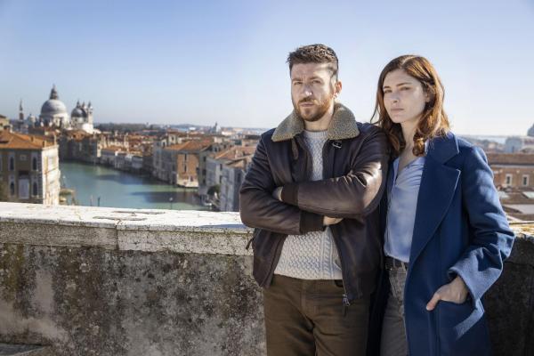 Bild 1 von 12: Daniele Vianello (Alessandro Roja, l.); Elena Zonin (Vittoria Puccini, r.)
