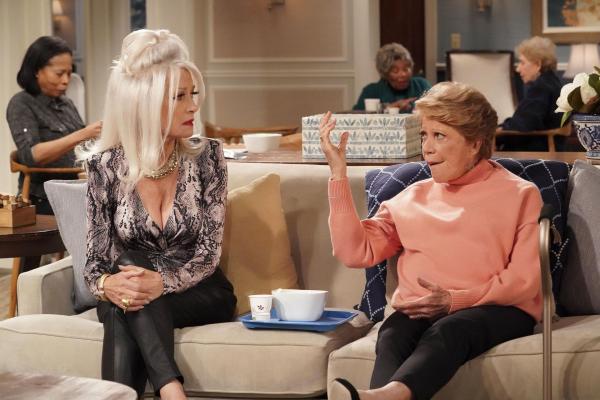 Bild 1 von 15: Bette (Jane Seymour, l.); Norma (Linda Lavin, r.)