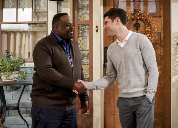 Bild 1 von 18: Calvin Butler (Cedric the Entertainer, l.); Dave Johnson (Max Greenfield, r.)