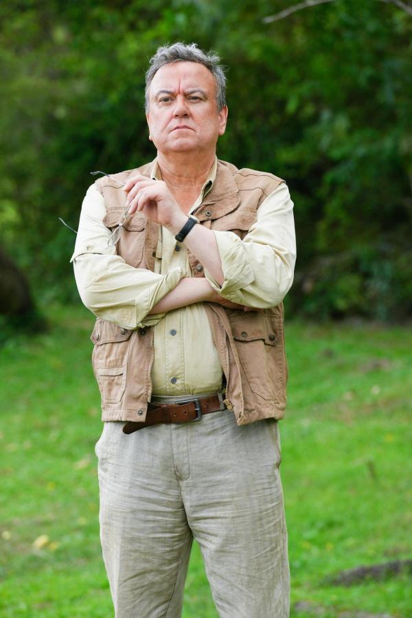 Bild 1 von 6: Im Bild: Richard McCabe (Professor Roger Harkness).