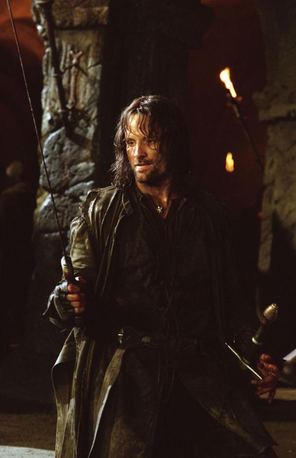 Bild 1 von 17: Aragorn (Viggo Mortensen) ist weiterhin auf der verzweifelten Suche nach den Hobbits Merry und Pippin, die noch immer verschleppt sind ...
