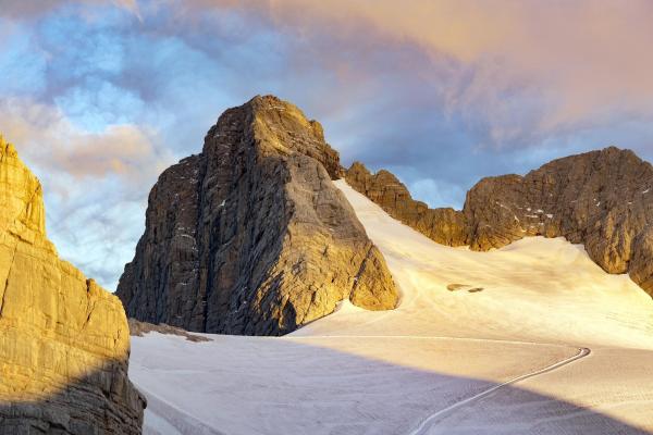 Bild 1 von 8: Im Bild: Dachstein bei Sonnenaufgang.