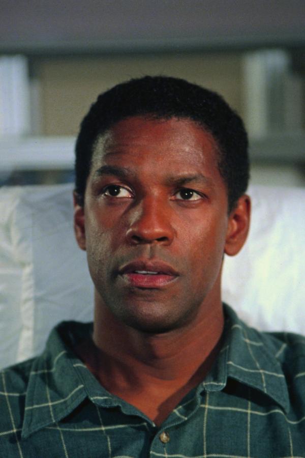 Bild 1 von 13: Bis vor vier Jahren war Lincoln Rhyme (Denzel Washington) das Superhirn des New Yorker Morddezernats. Doch dann macht ihn ein schwerer Arbeitsunfall zu einem körperlichen und seelischen Wrack, bis ein alter Fall neu aufgerollt wird ...