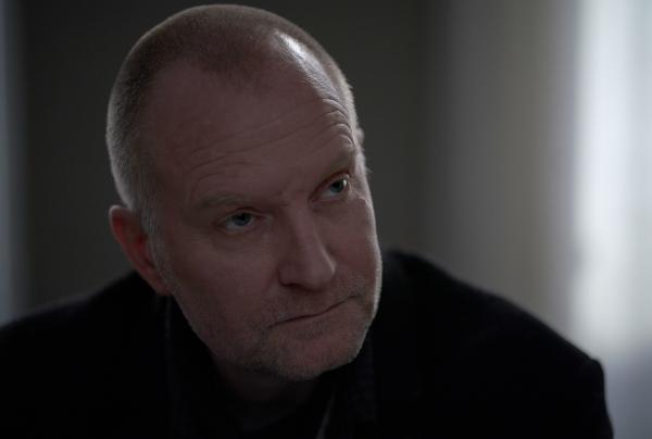 Bild 1 von 7: Der Polizeibeamte Carl Mørck (Ulrich Thomsen) ist verzweifelt über die eskalierende Gewalt in Kopenhagen.