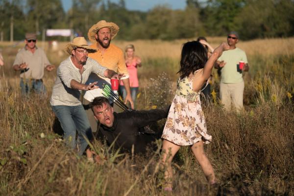 Bild 1 von 10: Bobfather (Josh Duhamel, Mitte); Tiffany (Olivia Munn, r.)