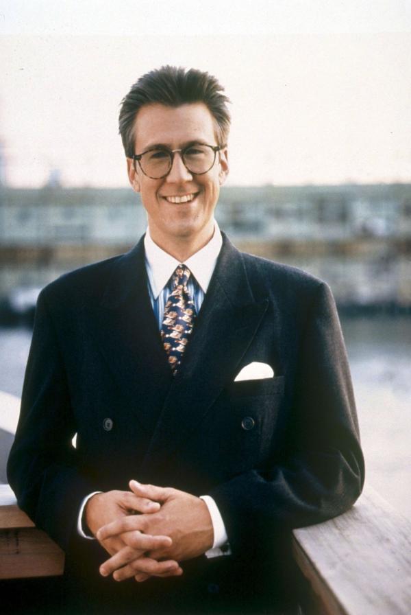 Bild 1 von 7: (1. Staffel) - Stuart Bondek (Alan Ruck) war eigentlich für den Job des Stellvertreters vorgesehen und kann es nicht lassen, mit kleinen Sticheleien Michael das Leben schwer zu machen.