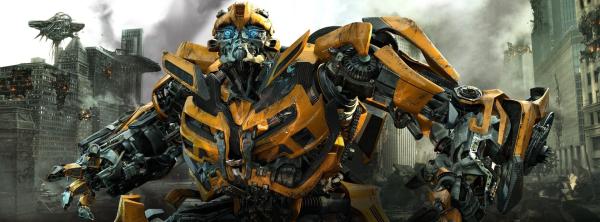 Bild 1 von 8: Die Decepticons kennen nach ihrer Niederlage durch die Autobots nur ein Ziel: Rache. Die Gelegenheit zur Vergeltung ergibt sich, als Shockwave zu neuem Leben erwacht. Für Bumblebee (Bild) beginnt eine alles entscheidende Schlacht ...
