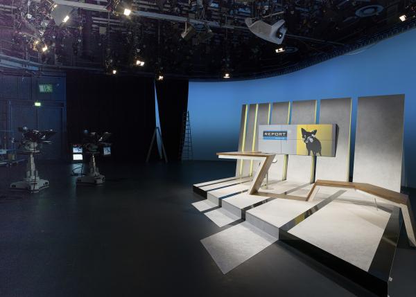 Bild 1 von 2: Fritz Frey Report Mainz sendet ab 26. April 2016 in neuer Studiokulisse.