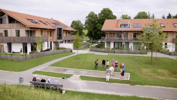 Bild 1 von 13: Die Mehrgenerationshäuser sind vom Eingang bis unters Dach barrierefrei.