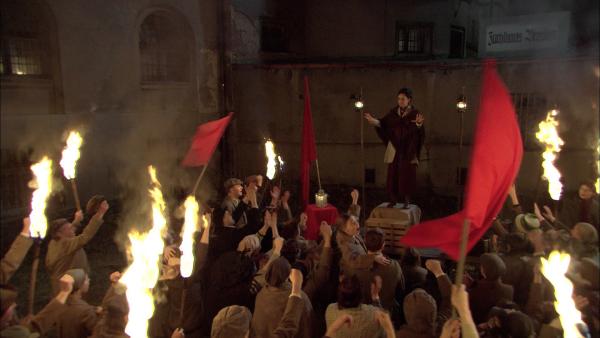 Bild 1 von 2: Als überzeugte Kommunistin sagt Rosa Luxemburg dem Kapitalismus den Kampf an und befeuert damit eine der heftigsten Rivalitäten des 20. Jahrunderts.