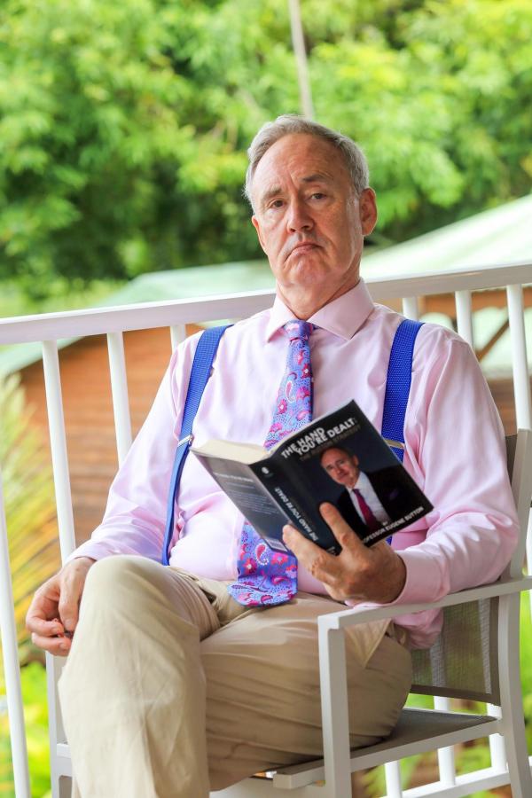 Bild 1 von 1: Im Bild: Nigel Planer (Eugene Sutton).