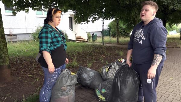 Bild 1 von 3: Damian und Jana stehen ein wenig unter Zeitdruck.