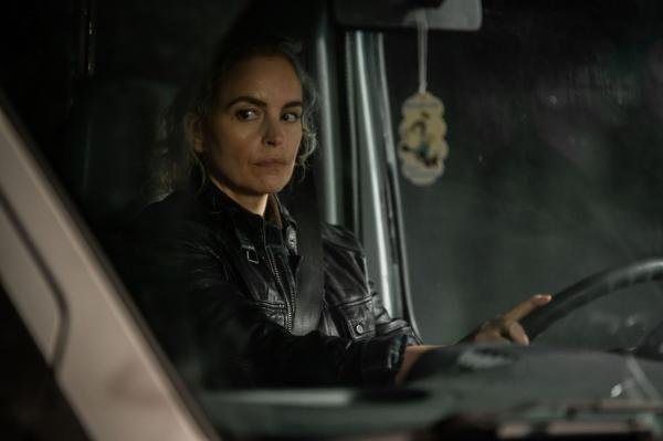 Bild 1 von 4: Katia (Nina Hoss)