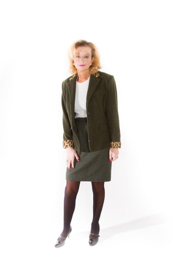 Bild 1 von 5: Das Umstyling Team steht vor der Herausforderung für Transgender-Identifikationsfigur Lauren Harries einen radikal neuen Look zu schaffen, mit dem sie sich auch wohl fühlt ...