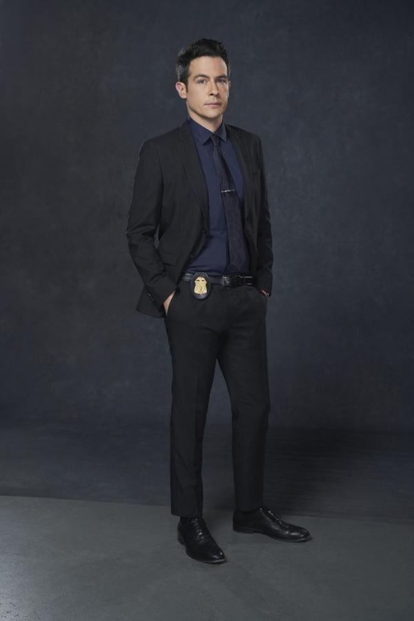 Bild 1 von 16: Special Agent Stuart Scola (John Boyd)