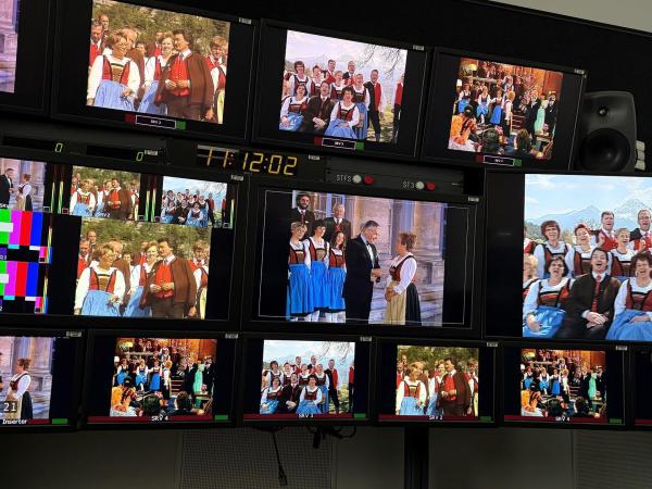 Bild 1 von 11: Im Bild: Der Grenzlandchor Arnoldstein war im Lauf der Jahrzehnte Gast in unzähligen TV-Shows, unter anderem bei Heinz Conrads