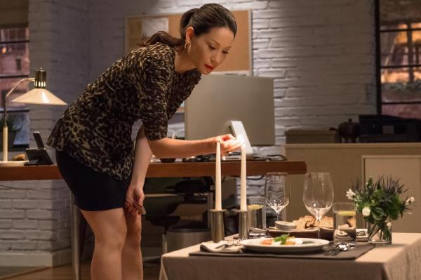 Bild 1 von 12: Joans (Lucy Liu) Beziehung zu Andrew wird auf eine harte Probe gestellt, als ein Bekannter aus ihrer Vergangenheit auftaucht und sie um Hilfe bittet. ...
