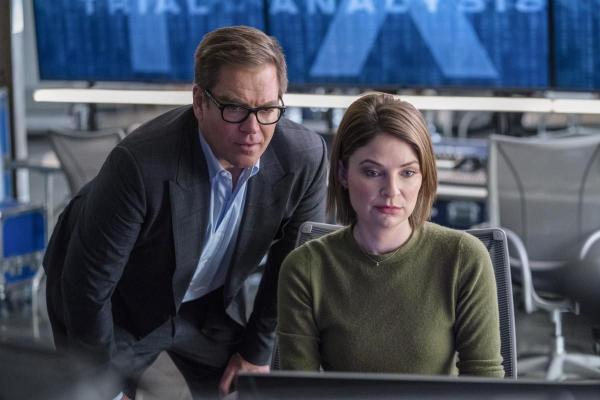 Bild 1 von 13: Jason Bull (Michael Weatherly, l.); Taylor Rentzel (MacKenzie Meehan, r.)