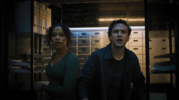 Bild 1 von 10: Zoey Davis (Taylor Russell, l.); Ben Miller (Logan Miller, r.)