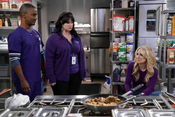 Bild 1 von 15: (v.l.n.r.) Gideon (Darryl Stephens); Gabby (Kether Donohue); Gina Dabrowski (Annaleigh Ashford)